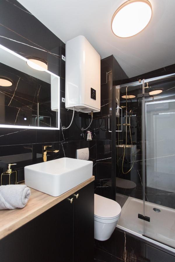 Apartment Gold โปดสตรานา ภายนอก รูปภาพ
