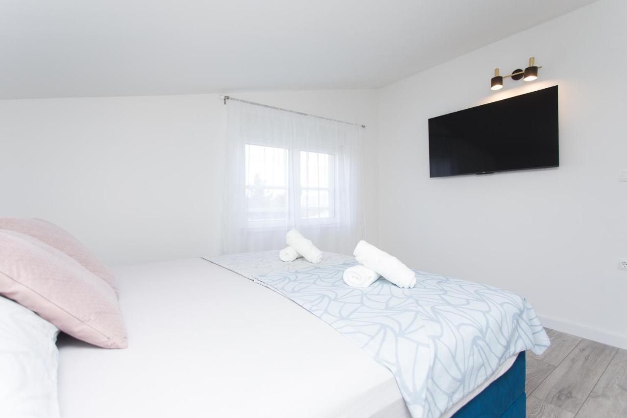 Apartment Gold โปดสตรานา ภายนอก รูปภาพ