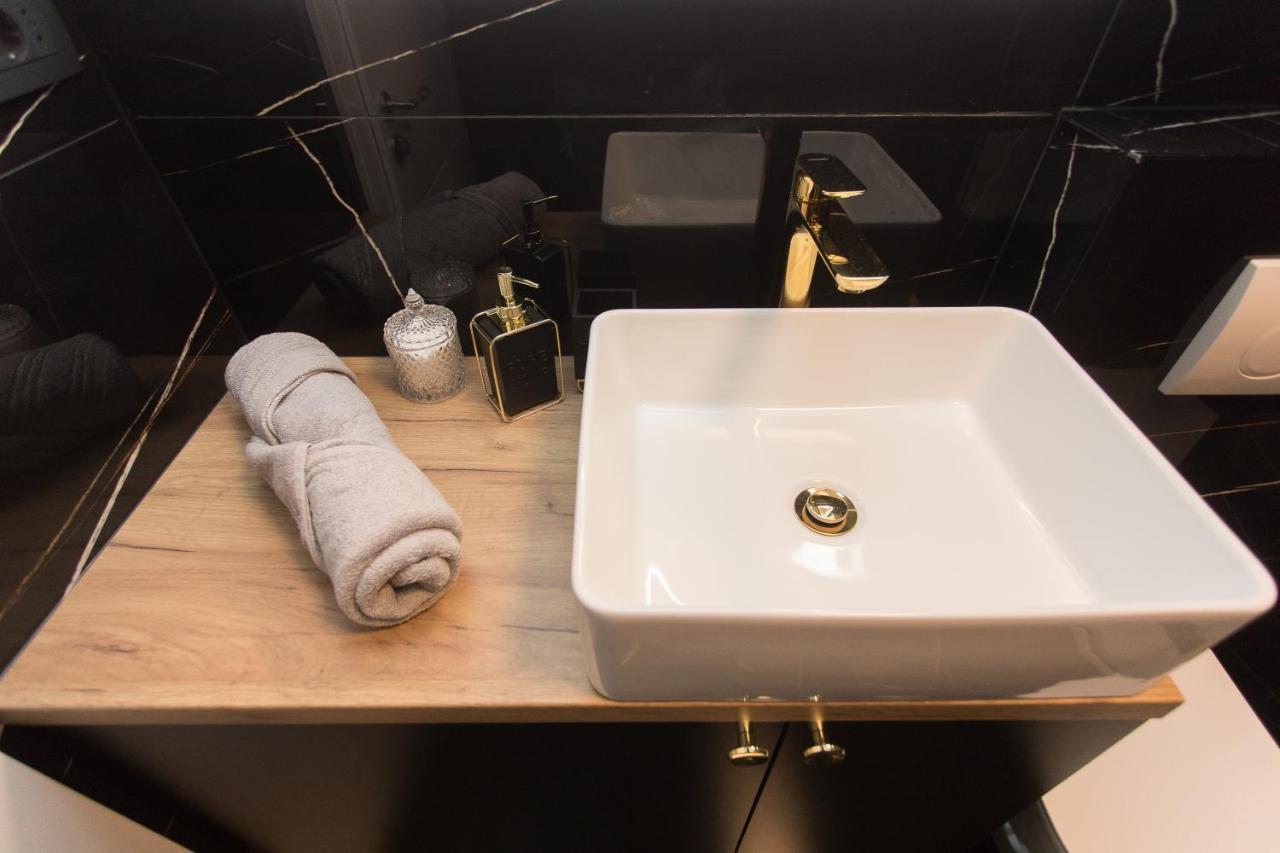 Apartment Gold โปดสตรานา ภายนอก รูปภาพ
