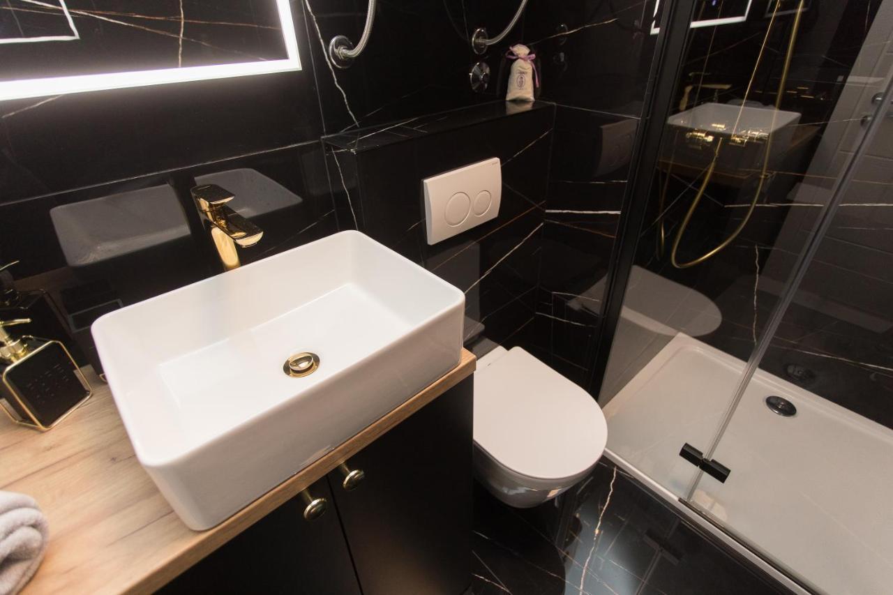 Apartment Gold โปดสตรานา ภายนอก รูปภาพ