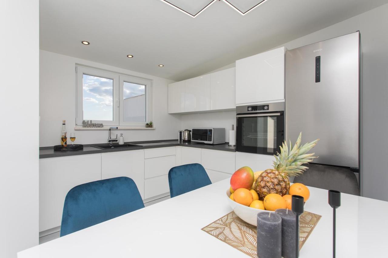 Apartment Gold โปดสตรานา ภายนอก รูปภาพ