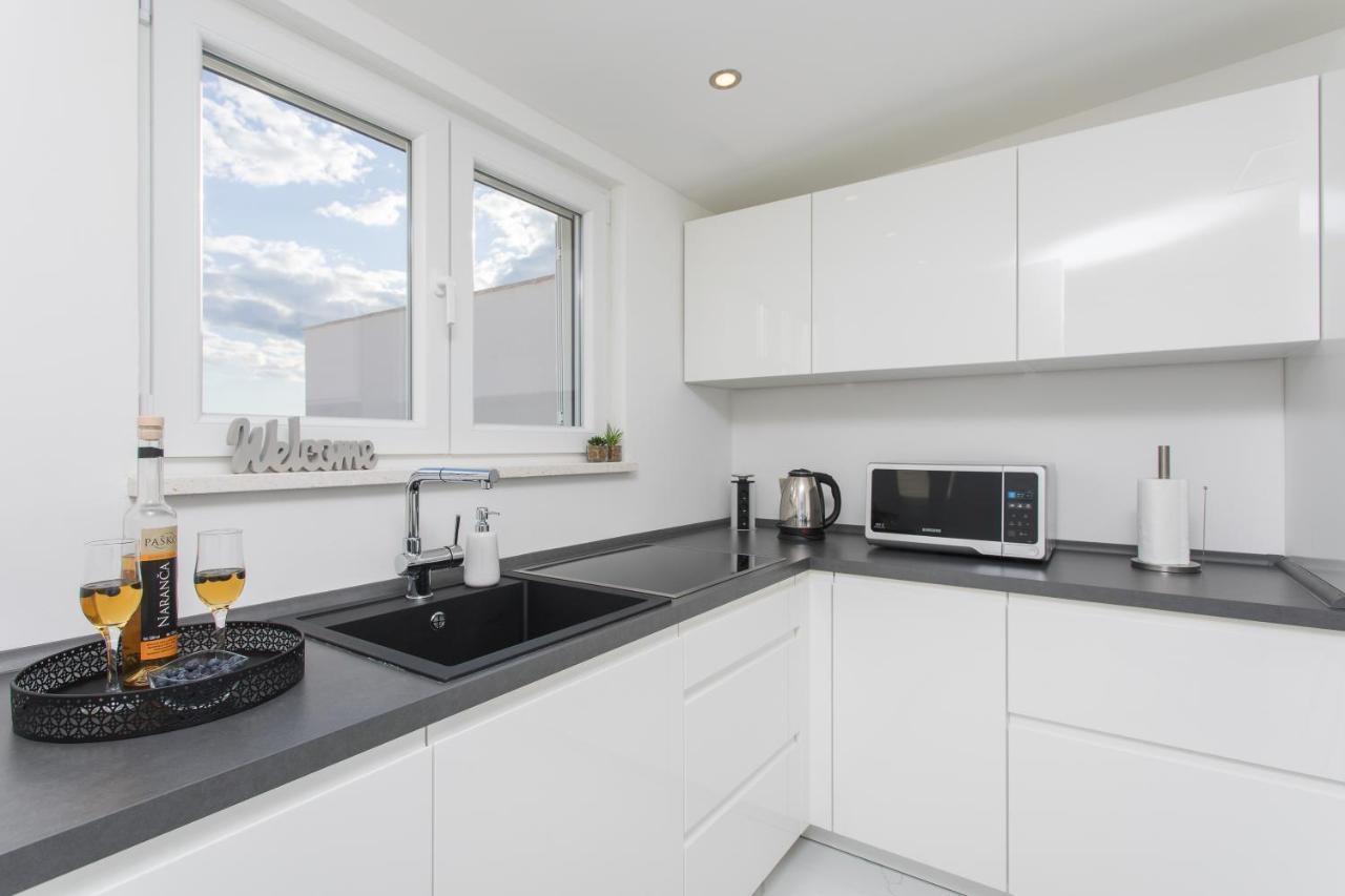 Apartment Gold โปดสตรานา ภายนอก รูปภาพ