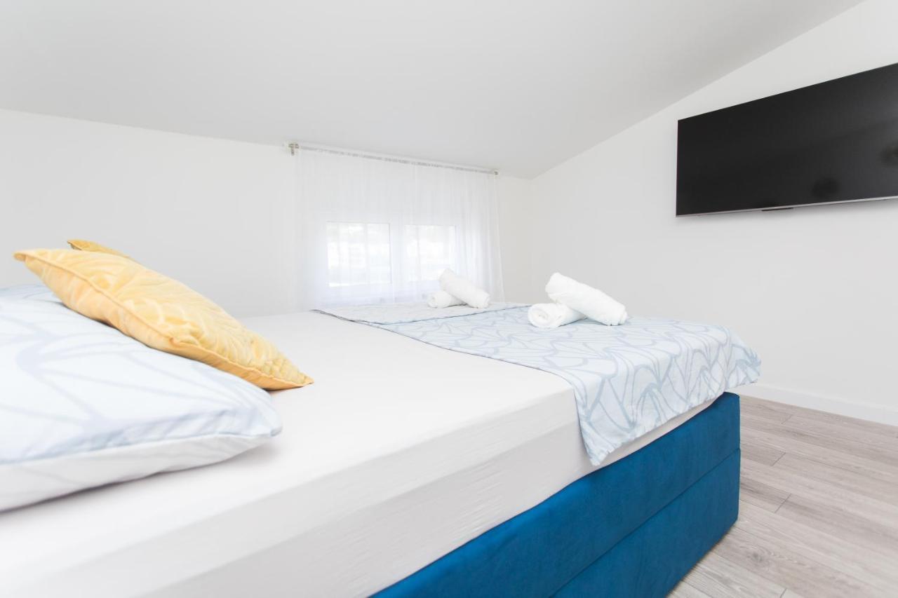 Apartment Gold โปดสตรานา ภายนอก รูปภาพ