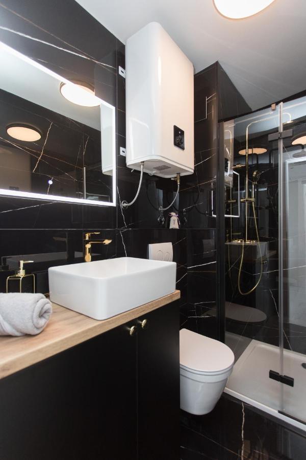 Apartment Gold โปดสตรานา ภายนอก รูปภาพ